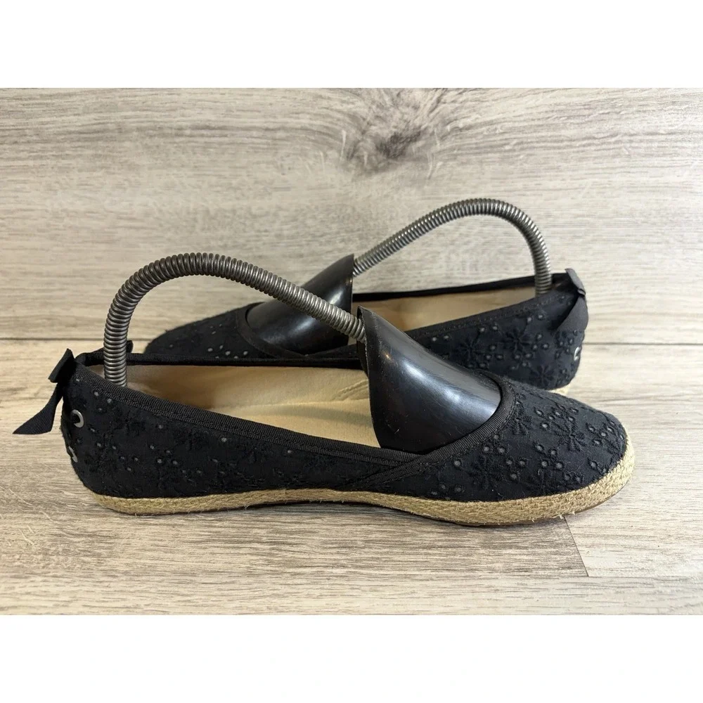 UGG‎ Tassy Eyelet Black Comfortable Casual Flat Shoes 1004022K Youth Size 6